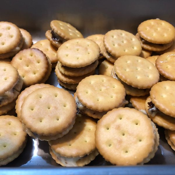 鹹蛋黃牛軋餅 : kun一起做