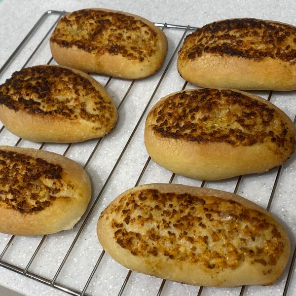 「別有深味」簡單版法式黑芝麻蒜香鹹麵包 : Elaine Chen一起做