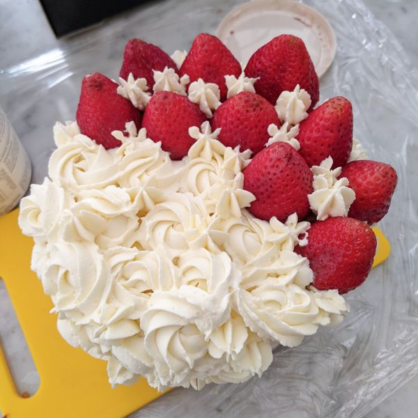 草莓奶油聖誕蛋糕🍰 : 中女初心廚房一起做