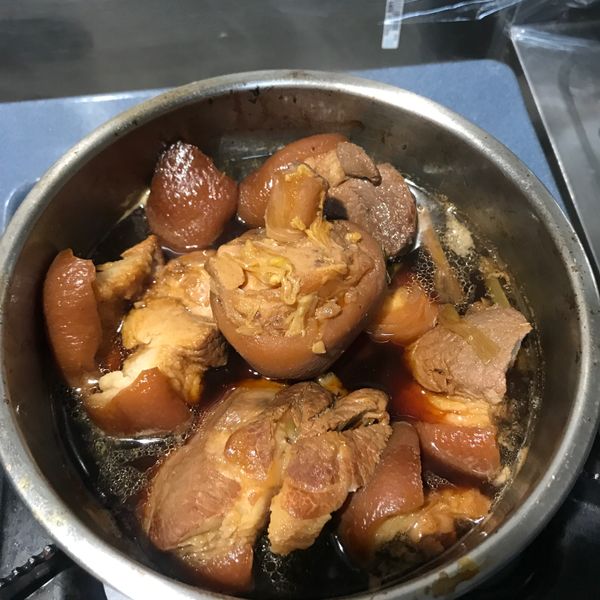 滷豬腳 : 江宅宅一起做