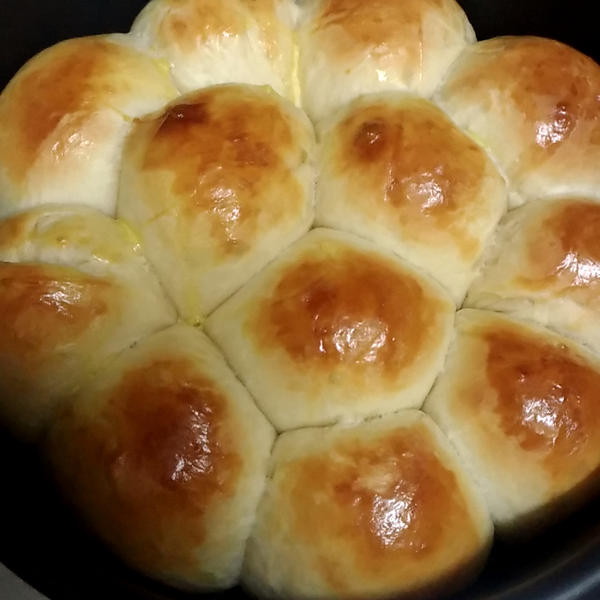 鬆軟香濃奶油小餐包 【手搓麵糰 直接法】：慕仔 一起做