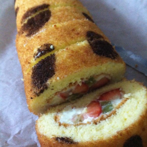 草莓彩繪蛋糕 : Sin Wei Hang一起做