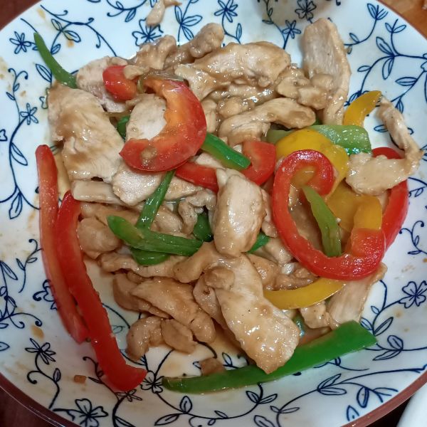 甜椒嫩炒雞絲 : 彭文秀一起做