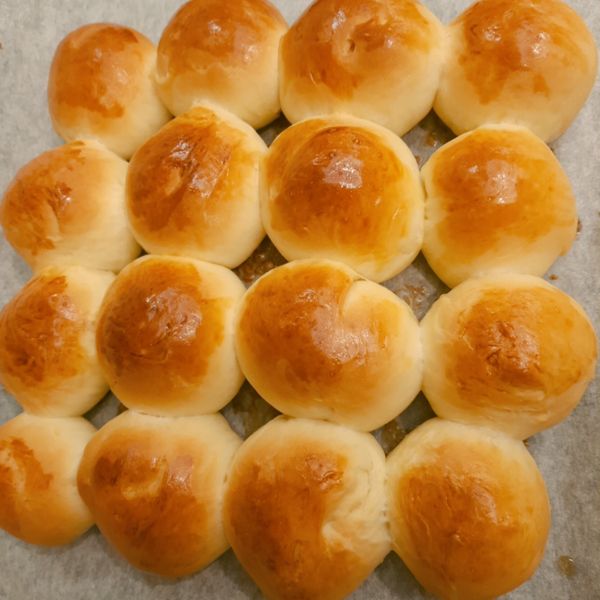 [新手食譜]奶油牽絲小餐包小吐司麵包 : Kate Lin一起做