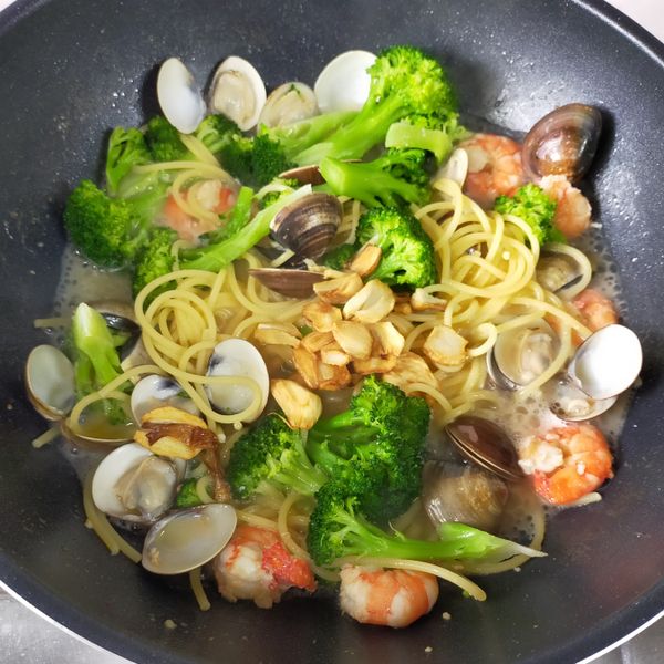 蒜香奶油鮮蝦義大利麵 : Fiona一起做