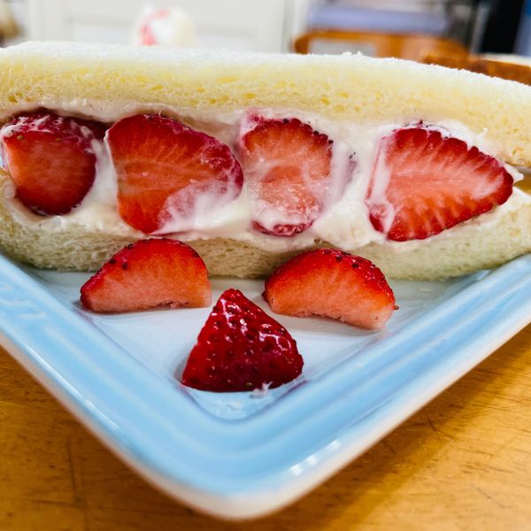 草莓厚切奶油土司:李雅琴 一起做