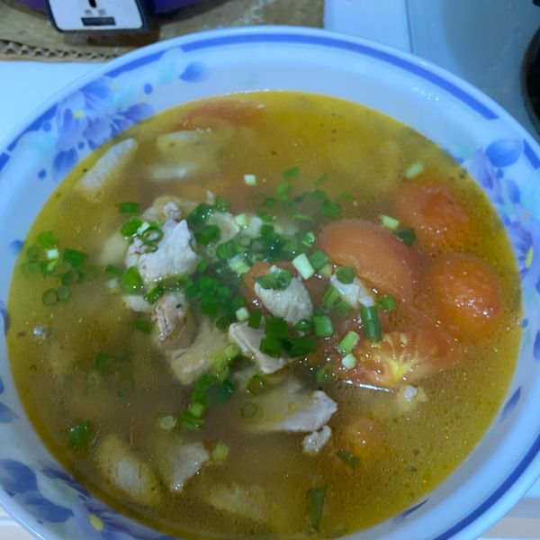 蕃茄香蔥燉雞湯 : 陳均均一起做