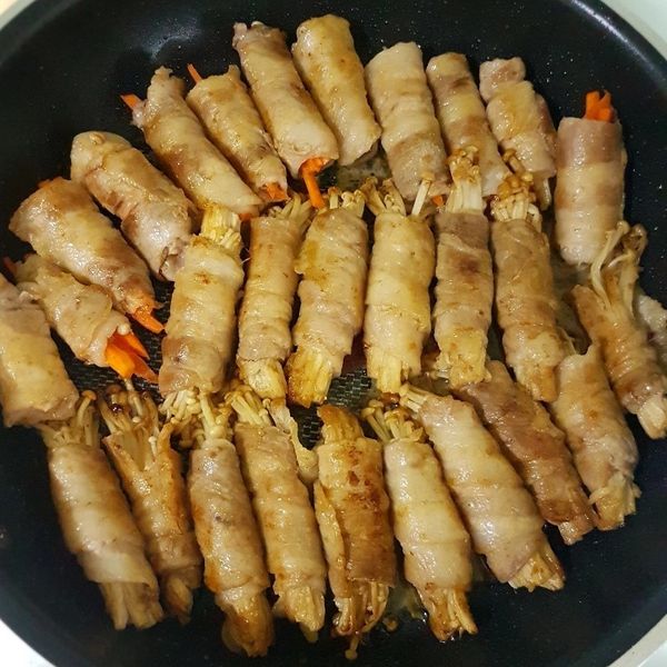 玉米筍肉捲：YIRU 一起做