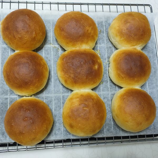 手揉香濃牛奶餐包 : 陳一枝一起做