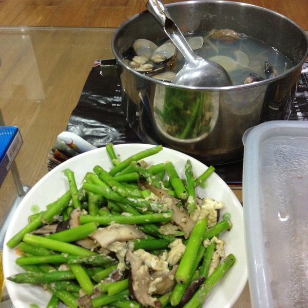 鮮菇蘆筍炒蛋：Pinpin Lee 一起做