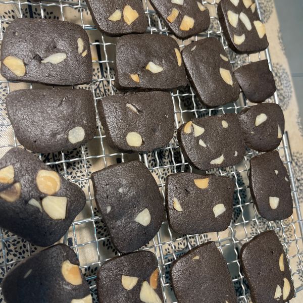 巧克力杏仁餅乾：小雯 一起做