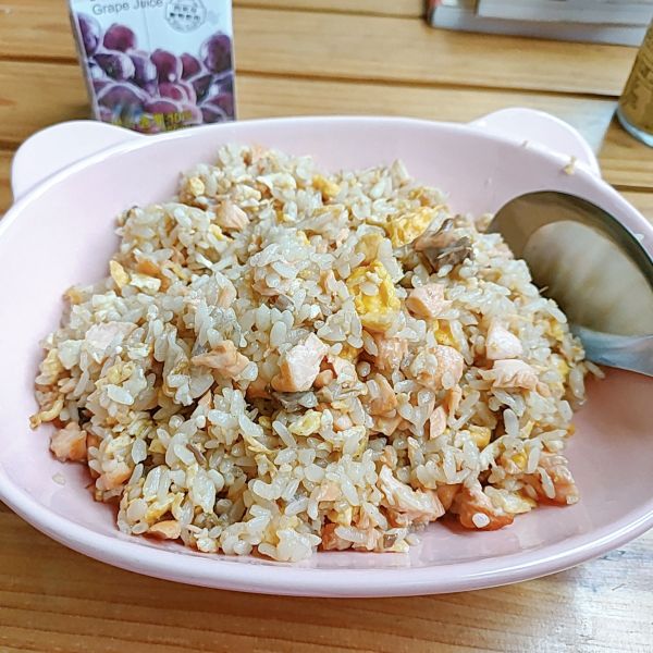 鮭魚炒飯：Zheng Clair 一起做