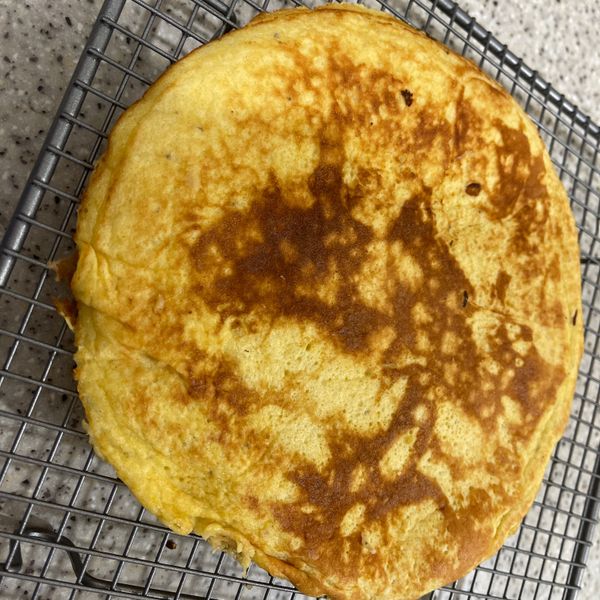 ［寶寶副食品］無糖香蕉煎餅 : 華華一起做