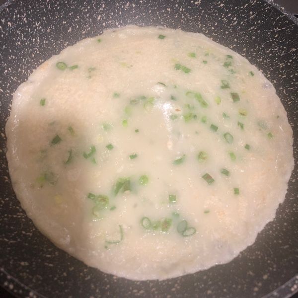 自製蛋餅皮 : Asir  Yaya一起做