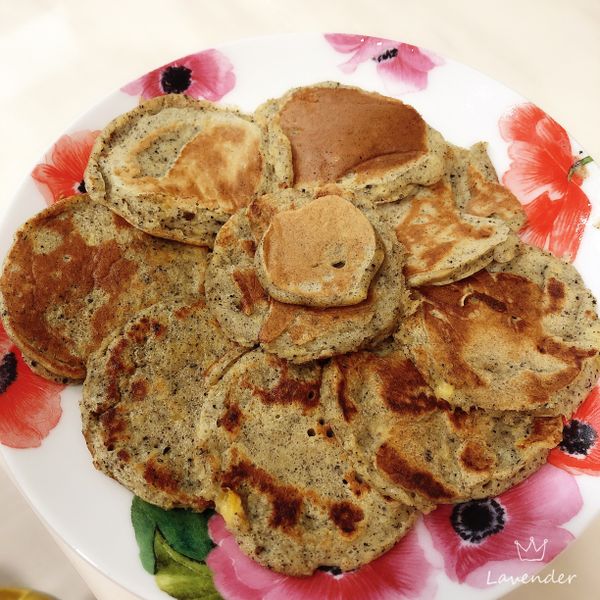 寶寶吃「芝麻香蕉煎餅」超簡單✨ : Lavender Zhou一起做