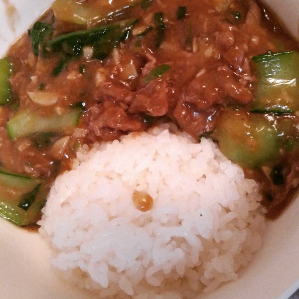 台味十足的 沙茶牛肉燴飯 : Phoenix一起做