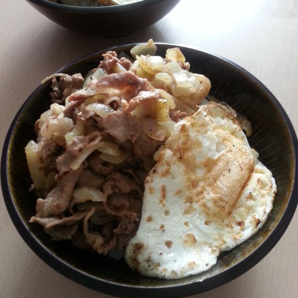 深夜食堂～牛丼：Ivy Man 一起做