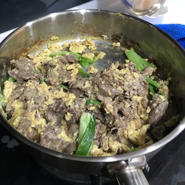 滑蛋牛柳 : 請嚐嚐看一起做
