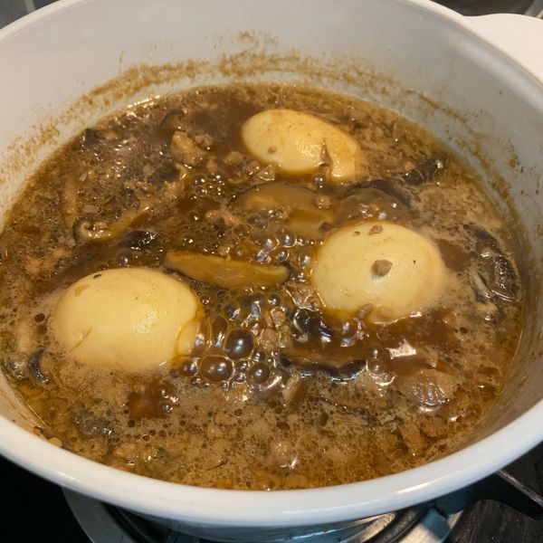 香菇肉燥 不小心把整鍋飯吃光光啦!! : 高妹一起做