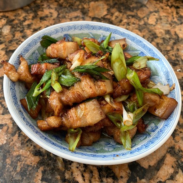 餐桌上的人妻料理*蒜苗三層肉。 : Viki一起做