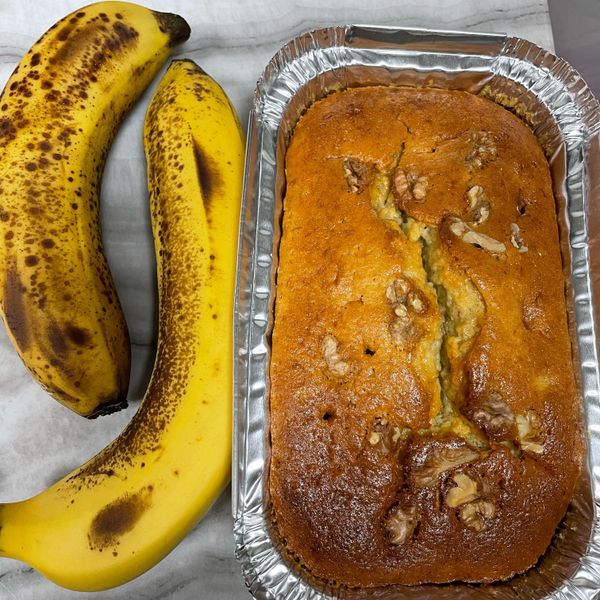 香蕉蛋糕～鬆餅粉做的喔 : 反正一起做