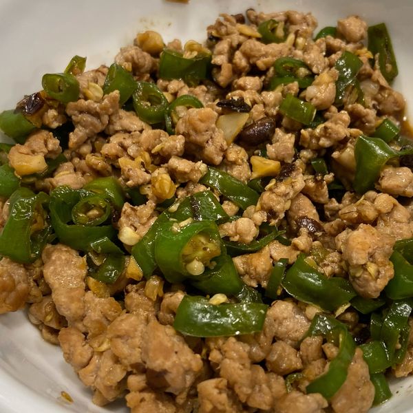 糯米椒炒肉末(不錯):莊慧如 一起做