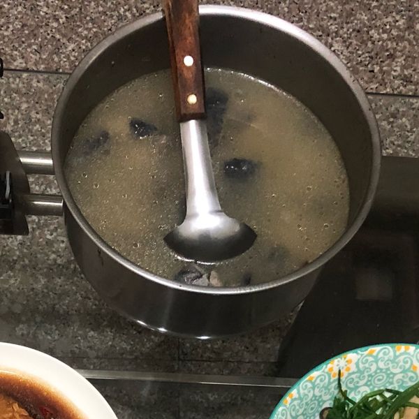 蒜頭香菇雞湯：關東煮 一起做