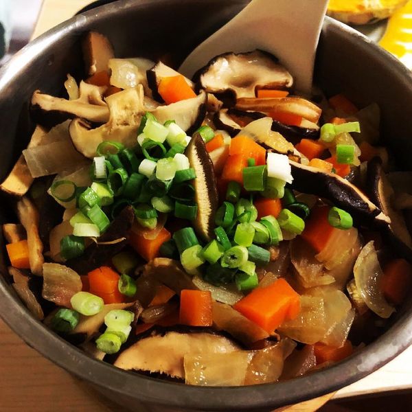 鮭魚菇菇炊飯(電鍋版) : 關東煮一起做