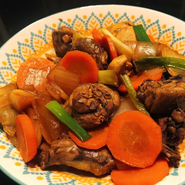 洋蔥燒雞肉：雅咪 一起做