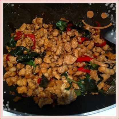 扒完三碗飯! 泰式打拋豬 食譜 : 揚小小一起做