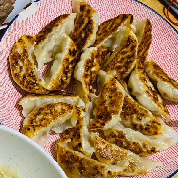 煎餃(冷凍水餃)：Syuan 一起做