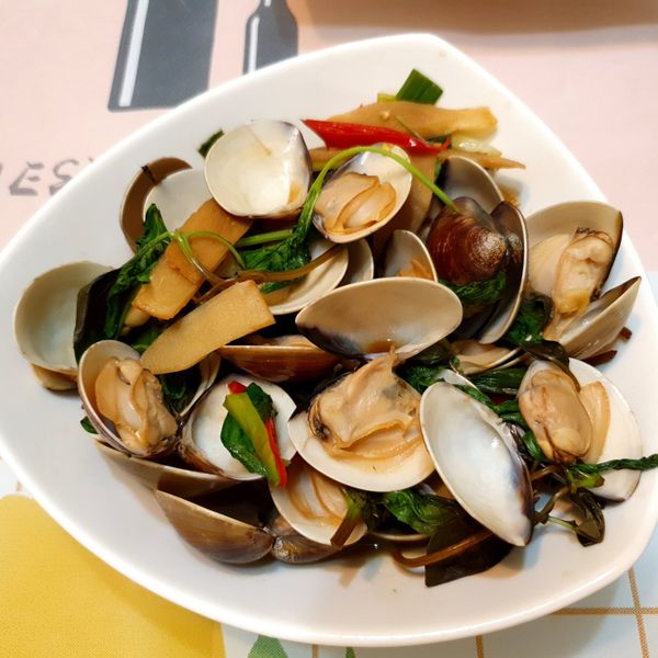 塔香蒜炒蛤蜊 : Vivi Hsieh一起做