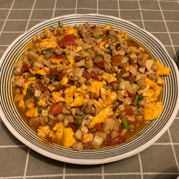 蕃茄蛋炒肉末:謝孟如 一起做