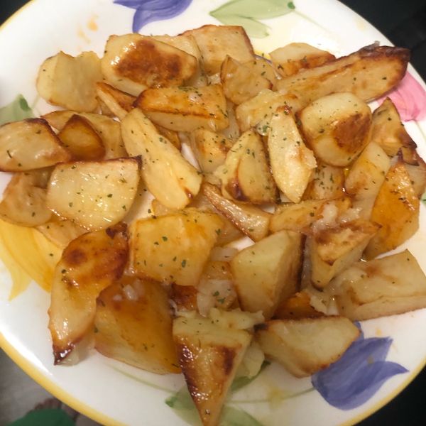 蒜香奶油烤馬鈴薯 : 貓咪吃魚乾一起做