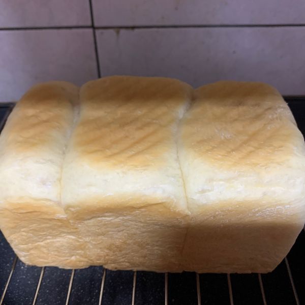 生吐司(Panasonic麵包機打麵糰） : 林瑞卿一起做