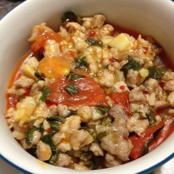 扒完三碗飯! 泰式打拋豬 食譜 : 葉宜欣一起做