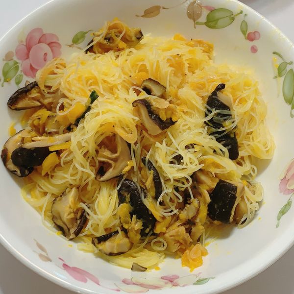 💛金瓜炒米粉💛 : yujun一起做