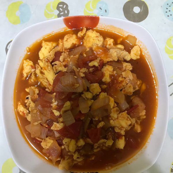 洋蔥蕃茄炒嫩蛋:林雙寶 一起做