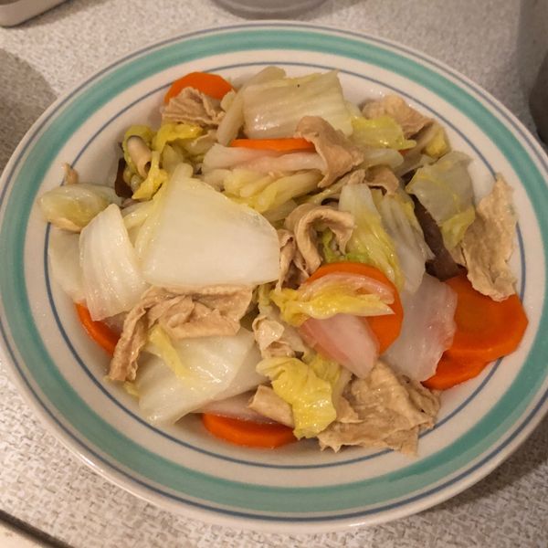 豆皮炒大白菜 : 小靜一起做