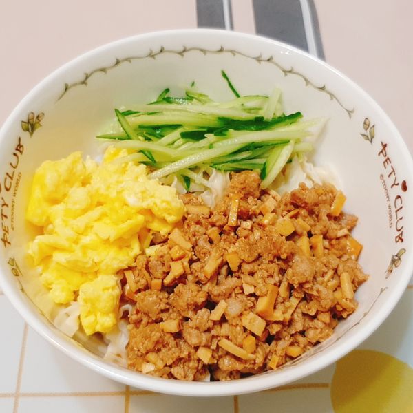 眷村炸醬麵 : Vivi Hsieh一起做