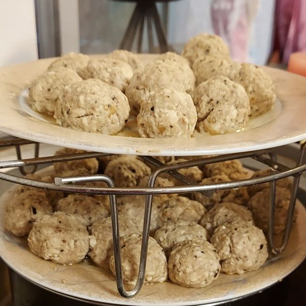 自製雞肉丸子之味噌大鍋菜湯:Gail Peng 一起做