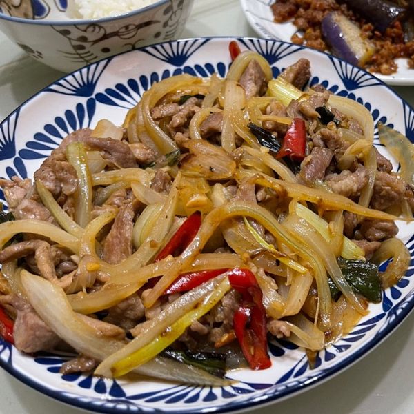 蔥爆梅花豬肉 ( 影片 ) : 葉圓圓一起做