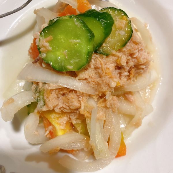 涼拌洋蔥鮪魚：Yahui Kuo 一起做