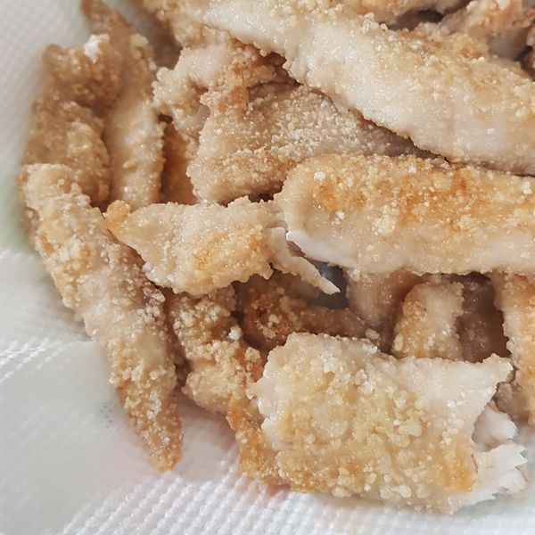 。鹹酥虱目魚柳。：Mei Gi 一起做