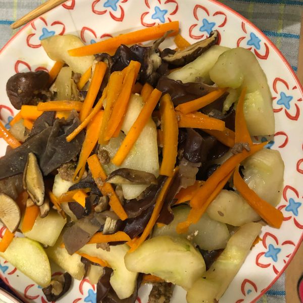大黃瓜拌炒香菇木耳絲：Grace Pan 一起做