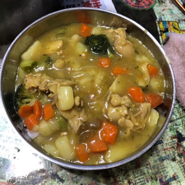 ［食谱教學］日式雞肉咖哩飯 包你吃兩碗飯 : 阿輝一起做