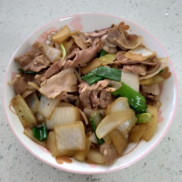 洋蔥炒五花肉片 : corrine一起做