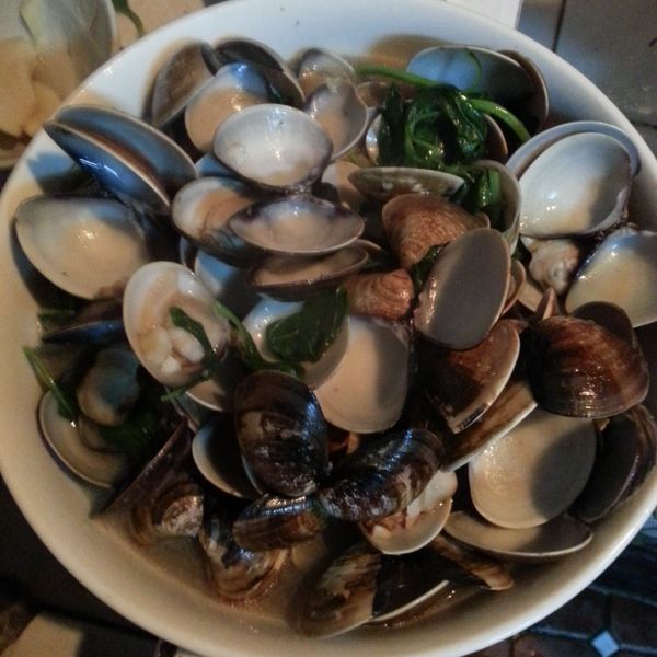 ♫【深夜食堂】酒蒸蛤蜊佐九層塔「あさりの酒蒸し」 : Tiffany Wu一起做