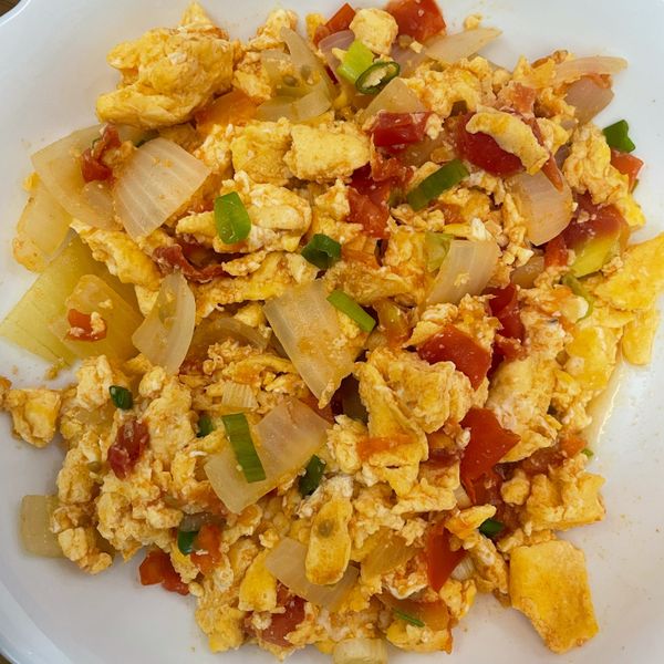 洋蔥蕃茄炒嫩蛋:瑄瑄兒@悠閒時光 一起做