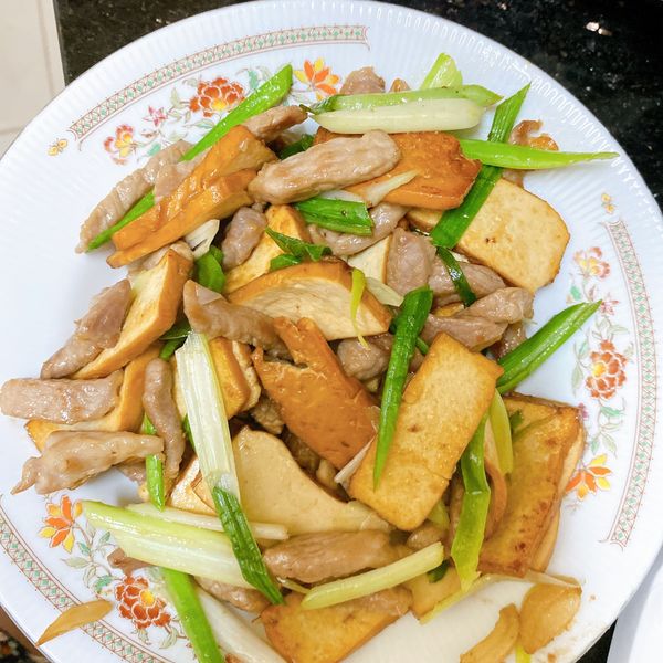 豆乾肉絲：丸子 一起做